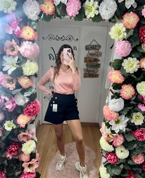 body rosa com pormenor em dourado 